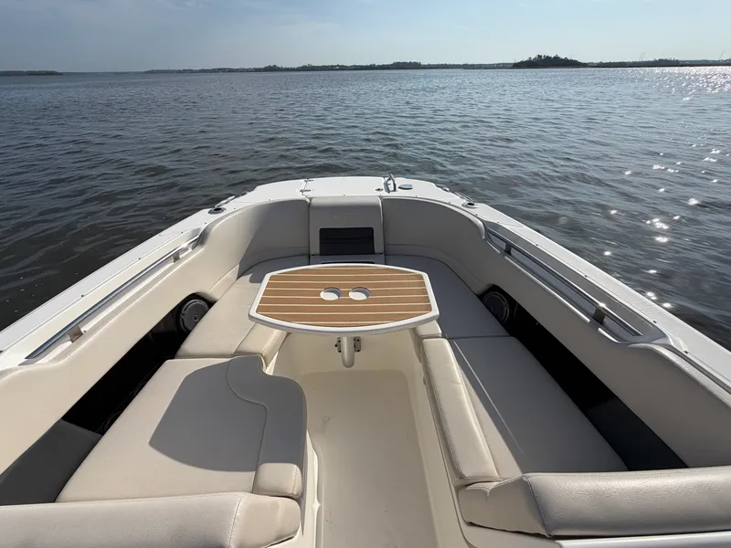 Slide: The Image of Boston Whaler 270 VANTAGE 2018 - 32