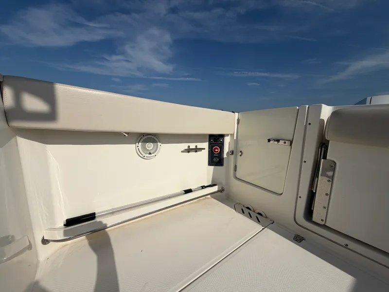 Slide: The Image of Boston Whaler 270 VANTAGE 2018 - 7