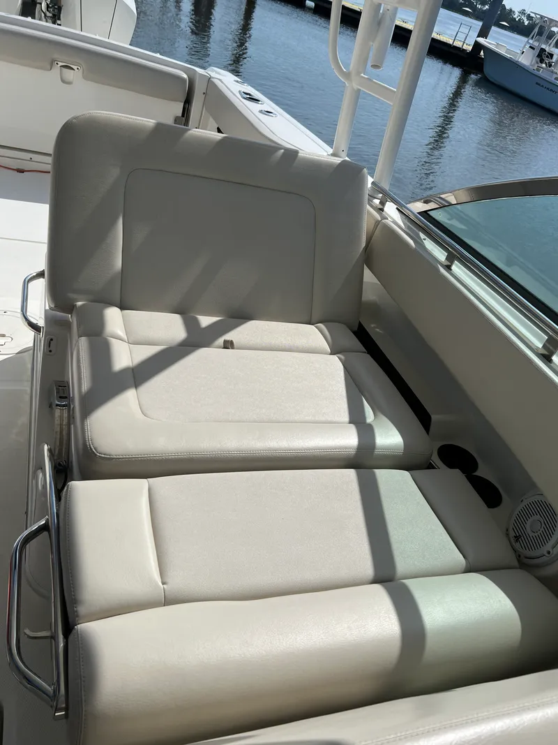 Slide: The Image of Boston Whaler 270 VANTAGE 2018 - 43