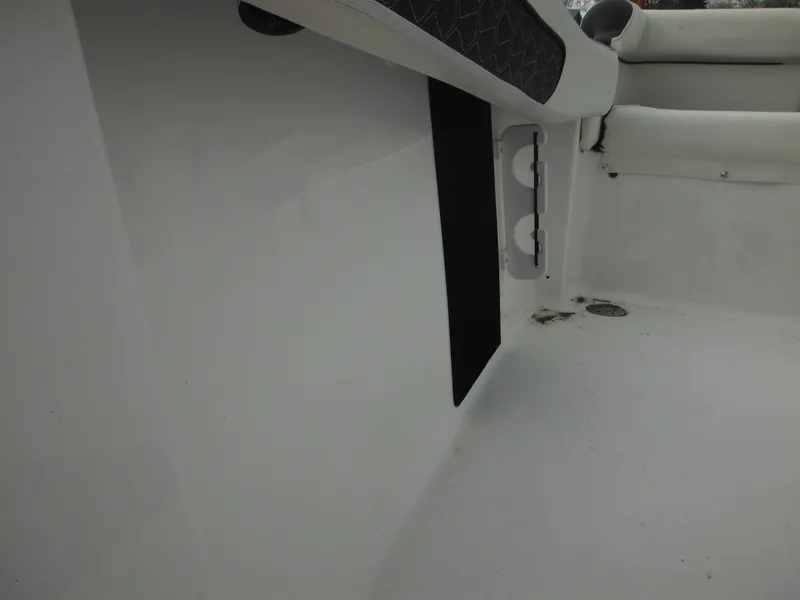 Slide: The Image of Tidewater 210 LXF 2024 - 66