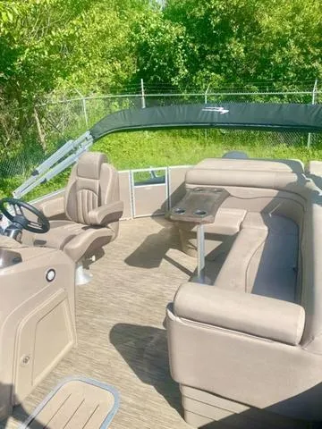 Slide: The Image of Bennington 22 SL 2023 - 6