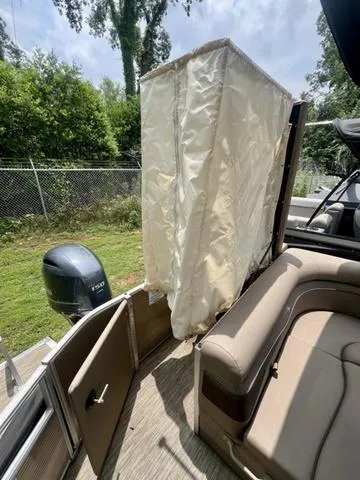 Slide: The Image of Bennington 22 SL 2023 - 8