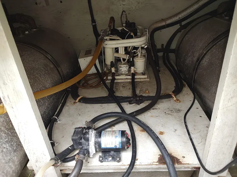 Slide: The Image of Trojan F-32 1988 - 81