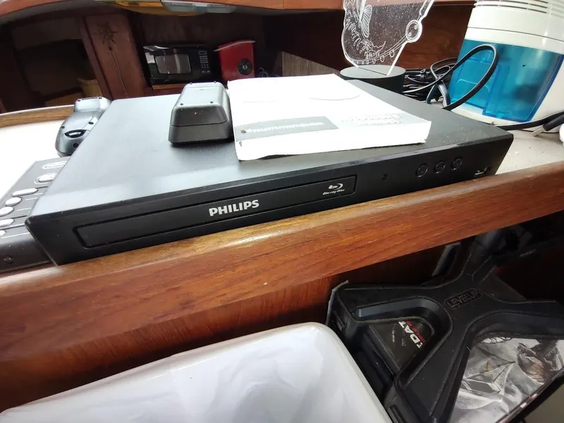 Slide: The Image of Trojan F32 Sedan 1988 - 79