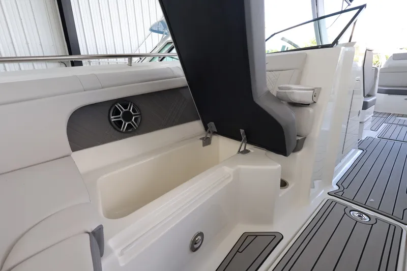 Slide: The Image of Sea Ray SDX 290 Outboard 2027 - 30