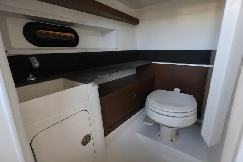 Slide: The Image of Sea Ray SDX 290 Outboard 2027 - 19