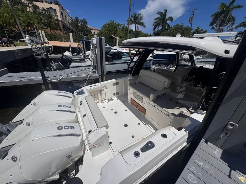 Slide: The Image of Boston Whaler 350 Realm 2023 - 3