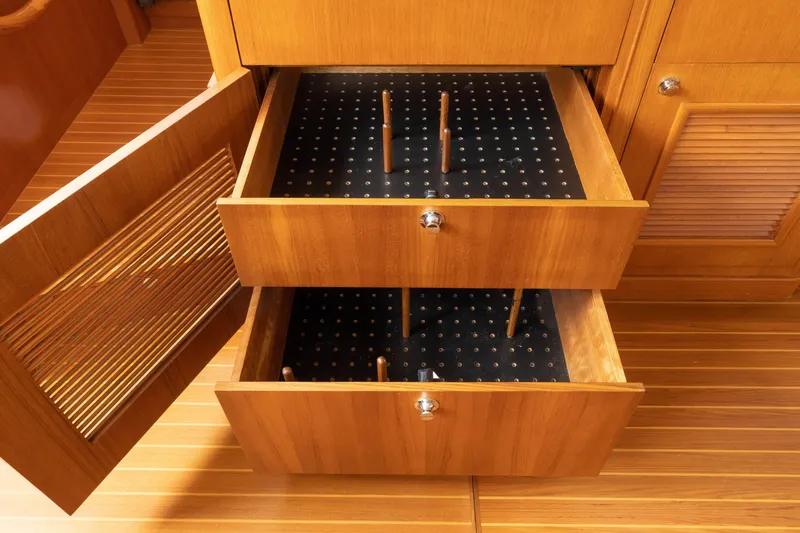 Slide: The Image of Customizable Dinnerware Drawers - 15