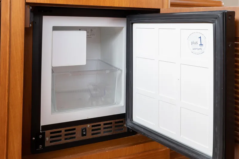 Slide: The Image of Spotless Icemaker - 17