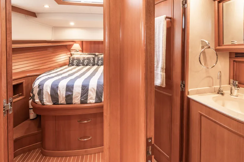 Slide: The Image of Master wDirect Access to Head and Shower - 21