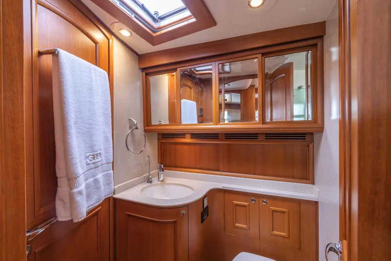 Slide: The Image of Luxurious Head and Vanity - 22