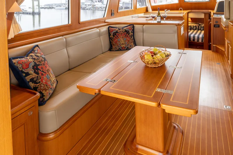 Slide: The Image of Port L-shaped Settee and Fold-out Table - 4