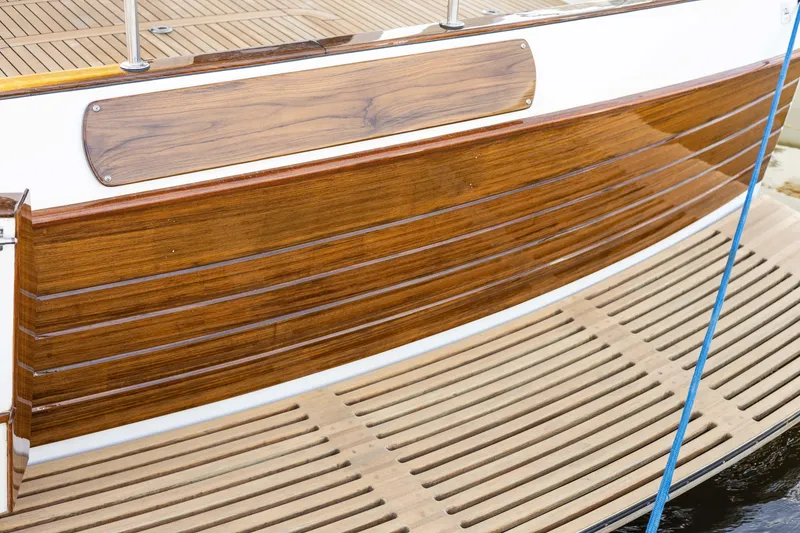 Slide: The Image of Grand Banks 41 Heritage Europa Stabilized 2009 - 52