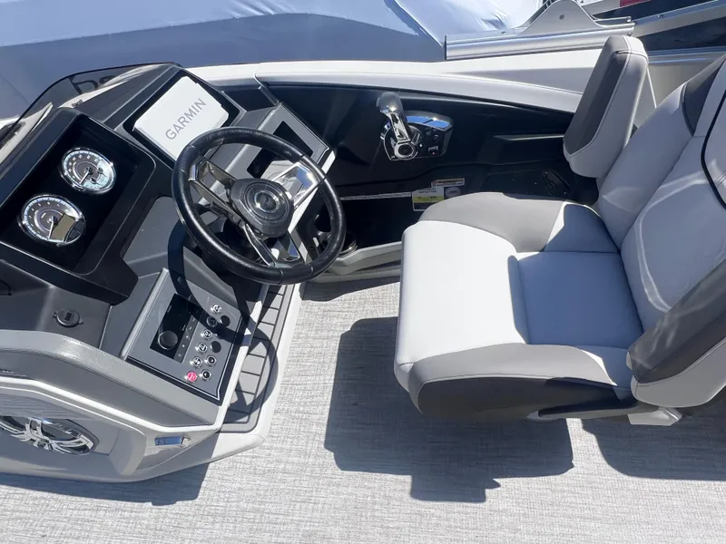 Slide: The Image of Garmin navigation system on 2024 Avalon Catalina Quad Lounge 23' boat. - 8