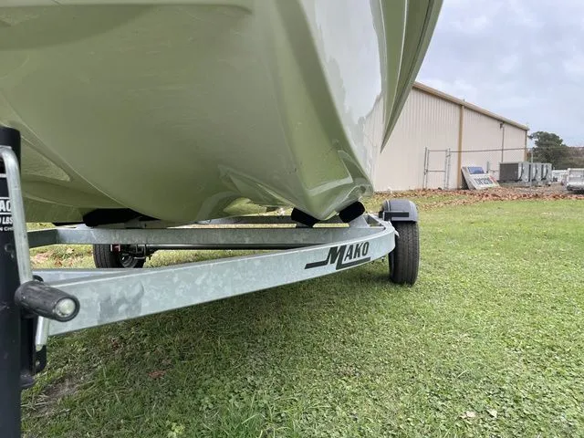 Slide: The Image of Mako MAKO PRO SKIFF 13 CC W/40HP 2024 - 11