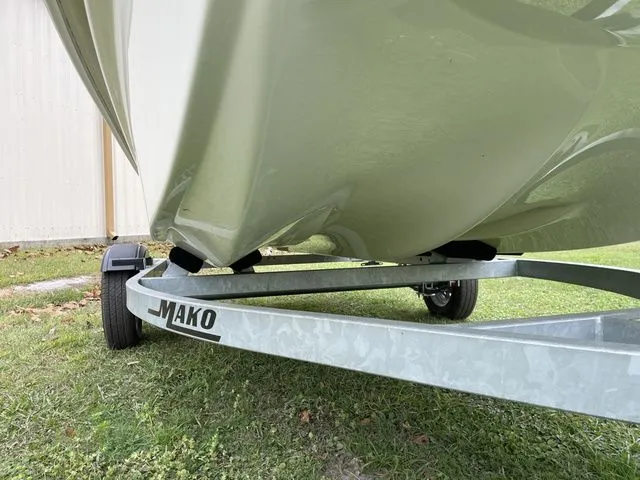 Slide: The Image of Mako MAKO PRO SKIFF 13 CC W/40HP 2024 - 12