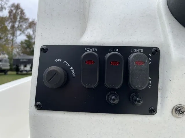 Slide: The Image of Mako MAKO PRO SKIFF 13 CC W/40HP 2024 - 21