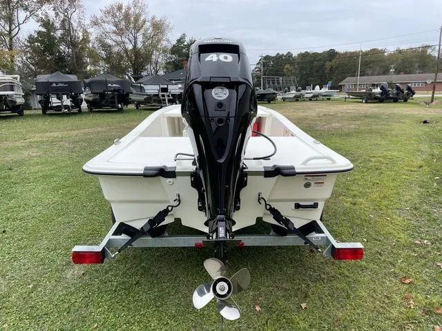 Slide: The Image of Mako MAKO PRO SKIFF 13 CC W/40HP 2024 - 7