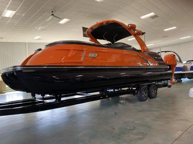 Slide: The Image of Top view of 2024 Bennington 27 QXFBWA T2 boat layout. - 30