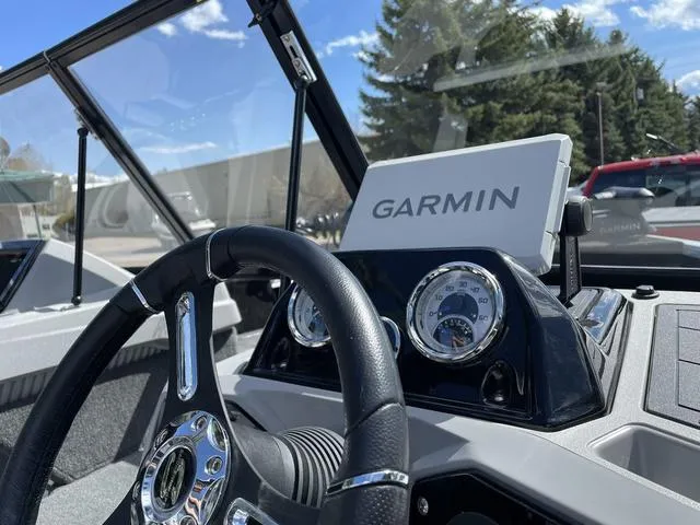 Slide: The Image of Smoker Craft Adventurer 188 DC 2024 - 13