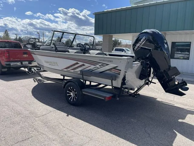 Slide: The Image of Smoker Craft Adventurer 188 DC 2024 - 5