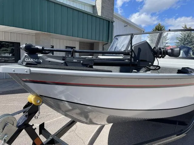 Slide: The Image of Smoker Craft Adventurer 188 DC 2024 - 8