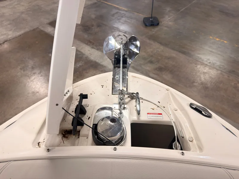 Slide: The Image of Sea Ray SLX 260 Surf 2024 - 51
