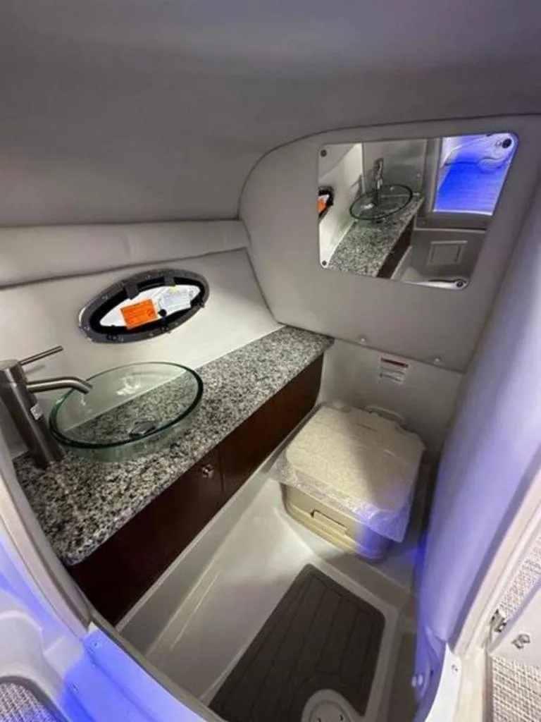 Slide: The Image of Crownline Boats 250 XSS 2024 - 10