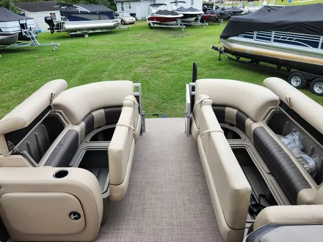 Slide: The Image of Sun Tracker Sport Fish 22 2024 - 12