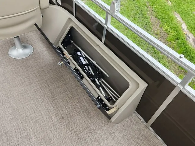 Slide: The Image of Sun Tracker Sport Fish 22 2024 - 19