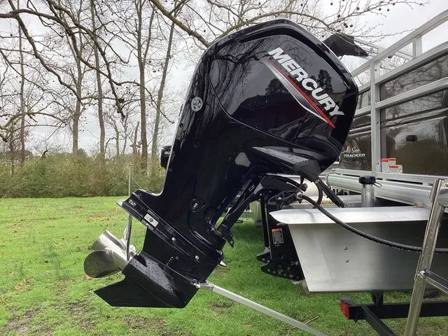 Slide: The Image of Sun Tracker Sport Fish 22 2024 - 34