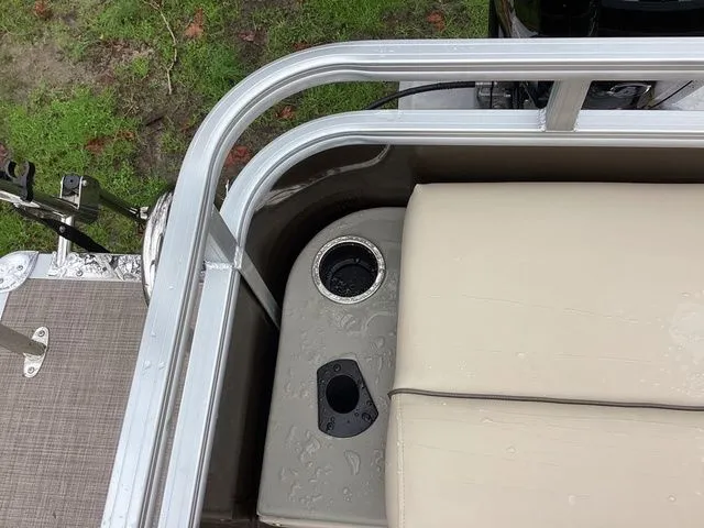 Slide: The Image of Sun Tracker Sport Fish 22 2024 - 38