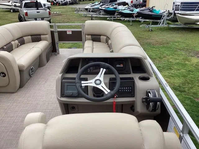 Slide: The Image of Sun Tracker Sport Fish 22 2024 - 40