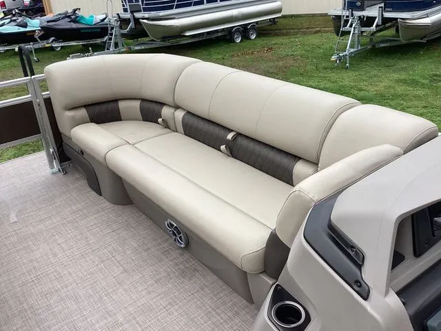 Slide: The Image of Sun Tracker Sport Fish 22 2024 - 43