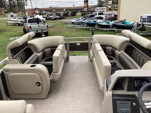 Slide: The Image of Sun Tracker Sport Fish 22 2024 - 44