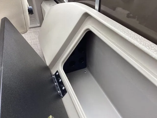 Slide: The Image of Sun Tracker Sport Fish 22 2024 - 52