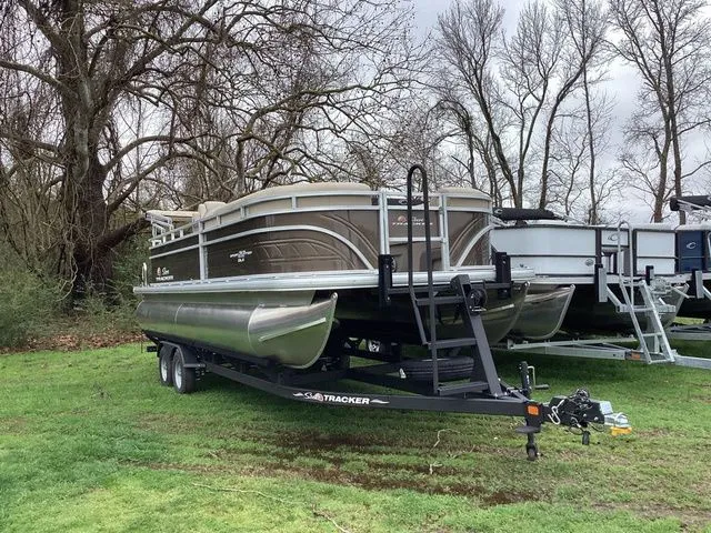 Slide: The Image of Sun Tracker Sport Fish 22 2024 - 57