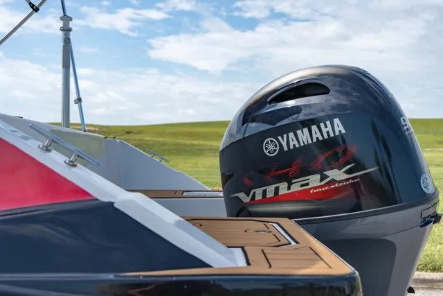 Slide: The Image of 2022 Starcraft SVX 171 OB boat with Yamaha VMAX outboard motor. - 7