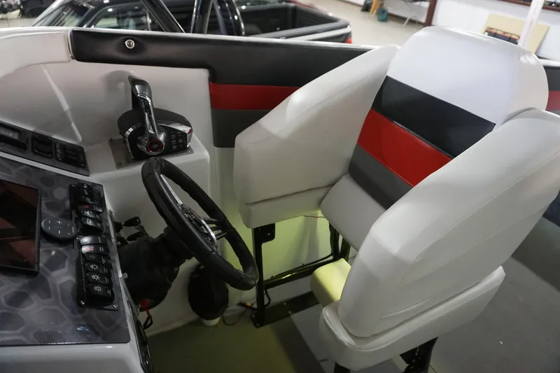 Slide: The Image of 1998 32 Active Thunder 32 CC Ms. Rita Helm Seating - 19