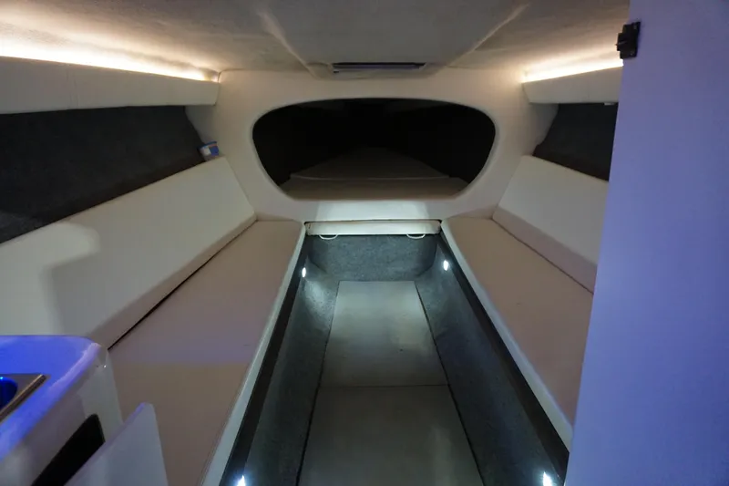 Slide: The Image of 1998 32 Active Thunder 32 CC Ms. Rita V-Berth - 3