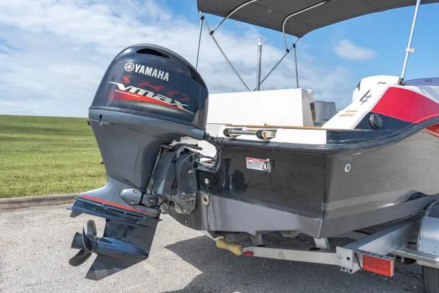 Slide: The Image of 2022 Starcraft SVX 171 OB boat with Yamaha VMAX outboard motor. - 4