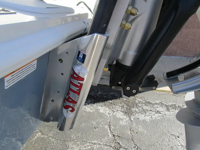 Slide: The Image of Close-up of 2024 Ranger 2660 Bay boat's Atlas hydraulic jack plate. - 7