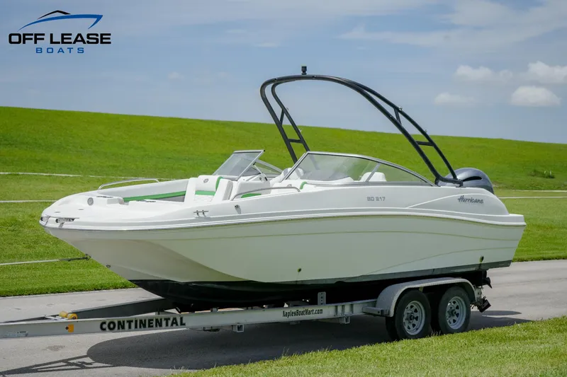 Slide: The Image of 2020 Hurricane 217 SD boat on Continental trailer, displayed by Off Lease Boats. - 7