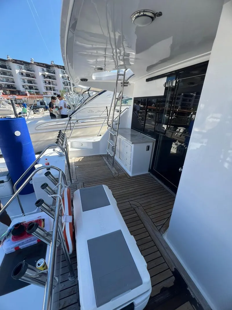 Slide: The Image of Mikelson 60 Sportfisher 1995 - 12