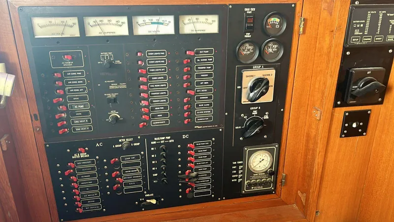 Slide: The Image of Mikelson 60 Sportfisher 1995 - 23