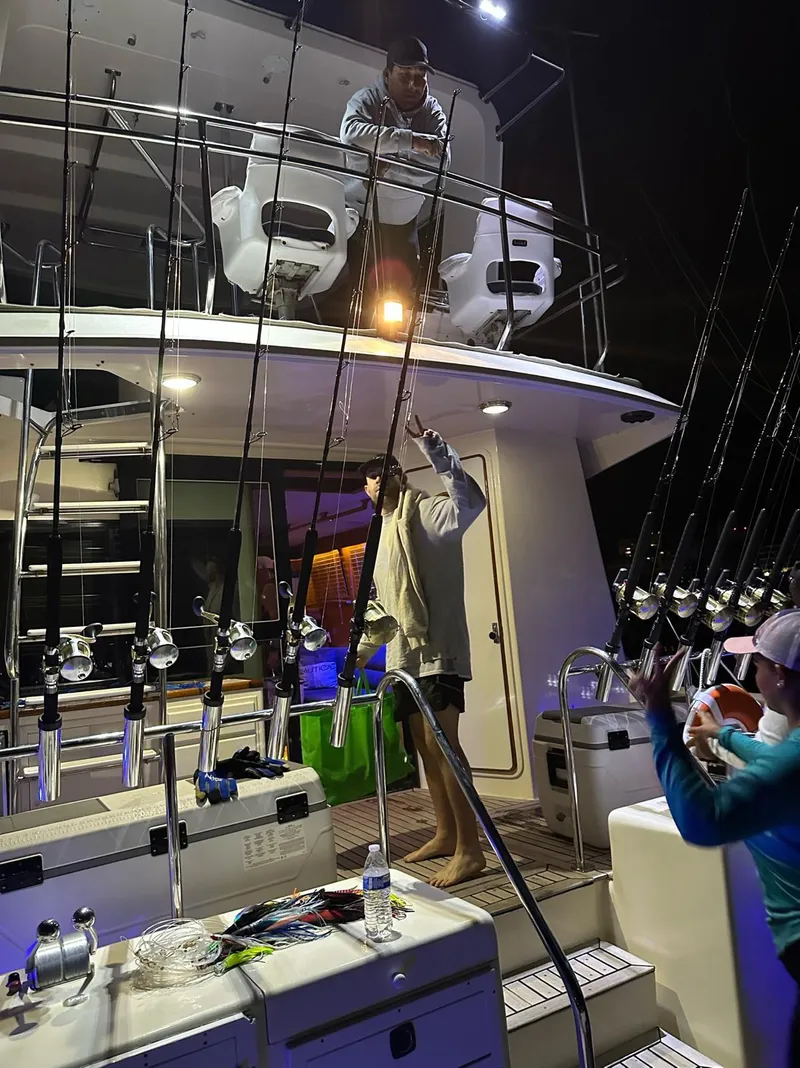 Slide: The Image of Mikelson 60 Sportfisher 1995 - 8