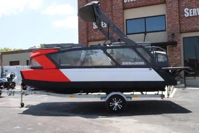 Slide: The Image of Top view of 2024 Sea-Doo Switch® Cruise 18 - 230 hp Galvanized boat layout. - 3