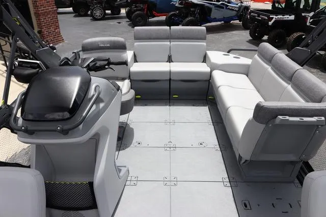 Slide: The Image of Sea-Doo Switch® Sport 18 - 230 hp Galvanized 2024 - 11