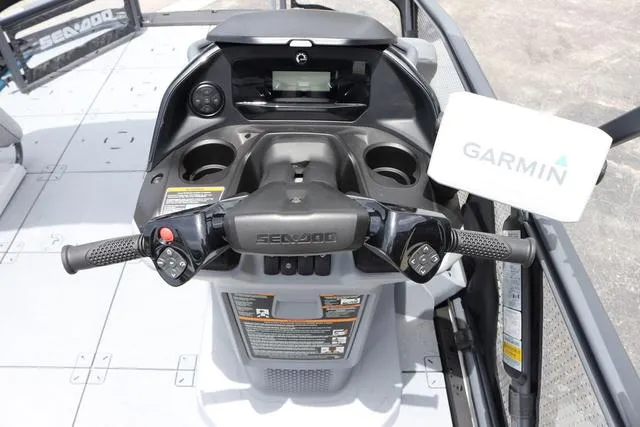 Slide: The Image of Sea-Doo Switch® Sport 18 - 230 hp Galvanized 2024 - 16