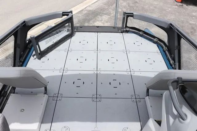 Slide: The Image of Sea-Doo Switch® Sport 18 - 230 hp Galvanized 2024 - 18